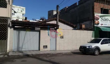 VENDO DUAS CASAS NO MESMO TERRENO DE 300 MT²