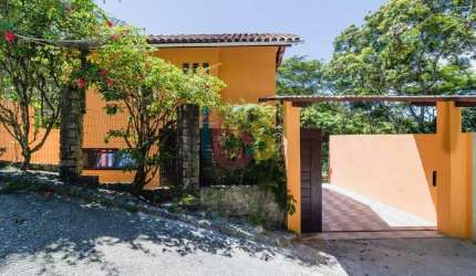 Casa Individual no Centro de Porto Seguro e Próximo da Avenida Mucugê