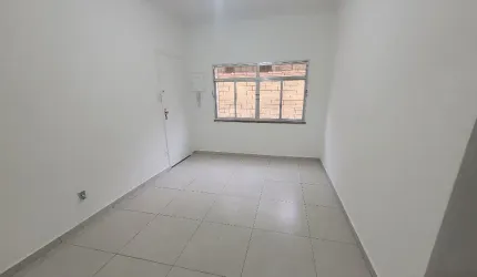 Apartamento térreo 2 quartos com quintal, Garagem coletiva,Bairro: Aparecida , Cidade: Santos/SP