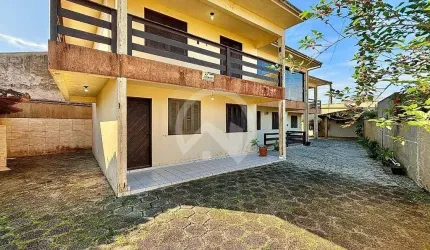 Casa a venda com 3 quartos no Balneario Leblon, Pontal do Parana.