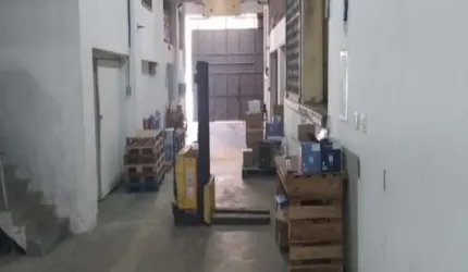 Barracão / Galpão / Depósito com 1 sala para alugar na Rua Valença, Catumbi, Rio de Janeiro por R$ 45.000