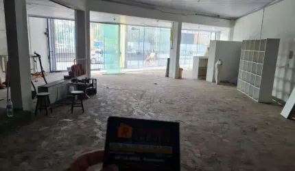 Barracão / Galpão / Depósito com 5 salas à venda na Rodovia Washington Luiz, Vila São Luís, Duque de Caxias por R$ 1.300.000