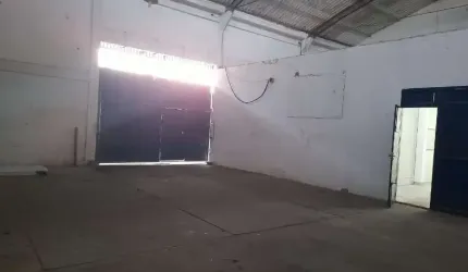 Barracão / Galpão / Depósito com 2 salas para alugar na Rodovia Presidente Dutra, Pavuna, Rio de Janeiro por R$ 10.000