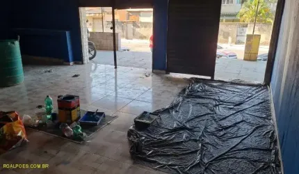 Sala comercial para alugar na Estrada Aníbal da Motta, Parque São José, Belford Roxo por R$ 700
