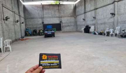 Barracão / Galpão / Depósito com 2 salas para alugar na Avenida São Paulo, Campos Elíseos, Duque de Caxias por R$ 4.000