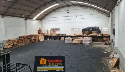 Barracão / Galpão / Depósito com 2 salas para alugar na Rua Cajá, 111, Penha, Rio de Janeiro por R$ 13.000