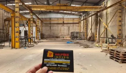 Barracão / Galpão / Depósito com 1 sala para alugar na Avenida Presidente Kennedy, 2343, Lote XV, Belford Roxo por R$ 7.000