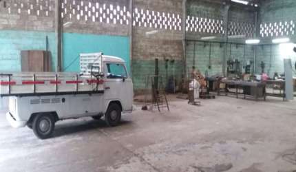 Barracão / Galpão / Depósito com 2 salas para alugar na Avenida Demétrio Ribeiro, Figueira, Duque de Caxias por R$ 15.000