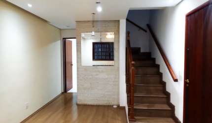 Linda Casa Sobrado de 144m² de 2 quartos, sendo 1 suíte e 2 vagas de garagem em Monte Alegre - Taboão da Serra