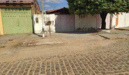 Casa - Alcides de Oliveira Dourado, PARATINGA / BA