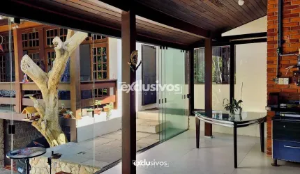 Casa Térrea Averbada no Bairro Floresta – 3 Suítes uma com Hidro, Energia Solar, Salão de Festas e Piscina | Próxima à BR-101