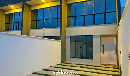 Sobrado diferenciado com 3 quartos, sendo 1 suíte e 2 vagas de garagem no Boa Vista