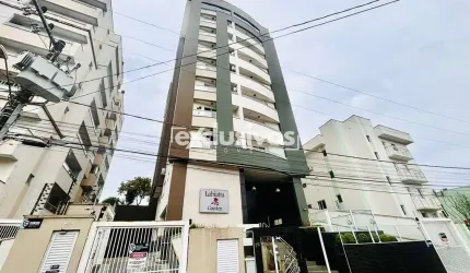 Apartamento Mobiliado c/ 2 qtos, com elevador no Bom Retiro por 379 mil