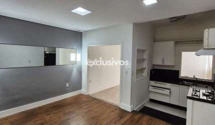 Sobrado averbado de 115m² e 3 dormitórios à venda no bairro Glória em Joinville/SC