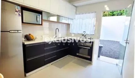 Sobrado geminado a venda no bairro Floresta por R$530.000,00