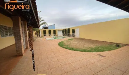 Casa com 3 dormitórios à venda, 310 m² por R$ 750.000,00 - Jockey Club - Barretos/SP