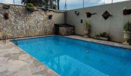 Casa com 4 dormitórios à venda, 348 m² por R$ 1.200.000,00 - Centro - Barretos/SP
