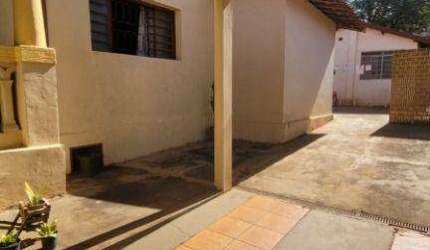 Casa com 4 dormitórios à venda, 260 m² por R$ 680.000,00 - Centro - Barretos/SP