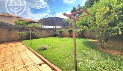 Casa com 3 dormitórios à venda, 294 m² por R$ 650.000,00 - Celina - Barretos/SP