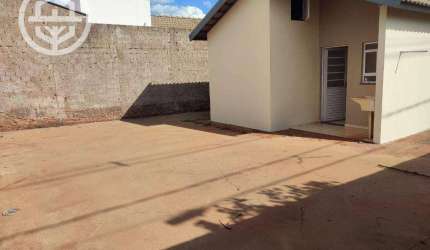 Casa na Av. Principal do Vida Nova