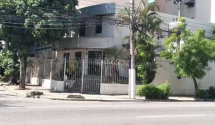 Casa comercial com 14 salas à venda em Icaraí, Niterói  por R$ 2.200.000