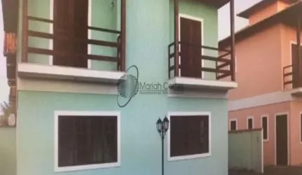 Ótima casa duplex em condomínio.