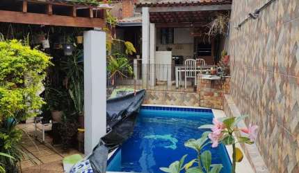 Casa com 3 quartos à venda na Rua Cafelândia, 428, Vila Trujillo, Sorocaba por R$ 900.000