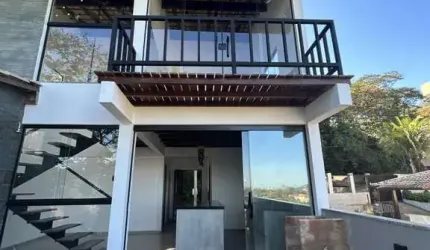 Casa com 3 quartos para alugar na Rua 61, Itaipu, Niterói, 120 m2 por R$ 3.200