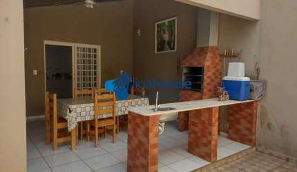 Casa Térrea com 03 Quartos, sendo 01 Suíte, Condomínio Beija Flor, Jardim Ubirajara,  Cuiabá/MT.