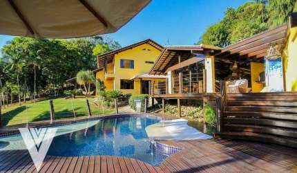 Casa com 3 dormitórios, sendo 1 SUÍTE à venda, 520 m² por R$ 1.590.000 - Badenfurt - Blumenau/SC