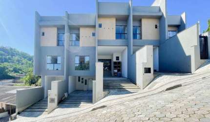 Casa com 3 dormitórios, sendo 1 suíte à venda, 136 m² por R$ 550.000 - Água Verde - Blumenau/SC