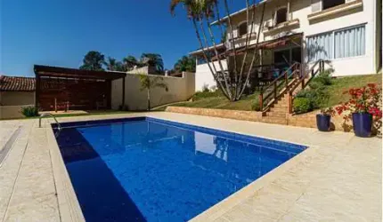 Casa tipo para venda com 4 quartos, sendo 2 suítes, 350m²