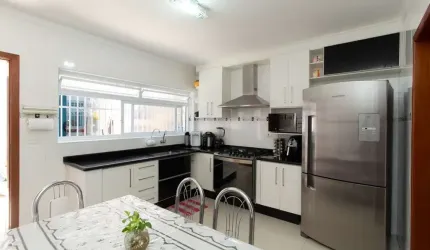 Sobrado para venda e locação com 2 quartos, 143m²