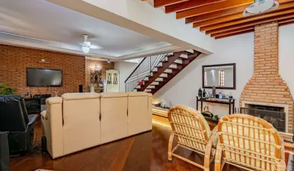 Sobrado para venda com 3 quartos, sendo 1 suíte, 250m²