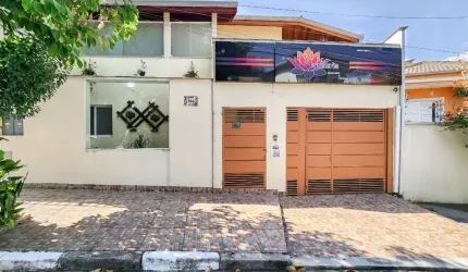 Casa tipo para venda com 5 quartos, sendo 3 suítes, 125m²