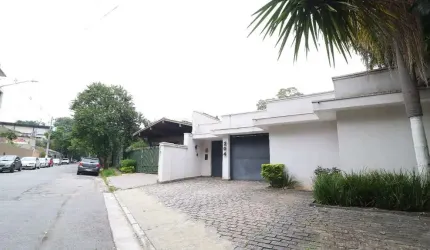 Casa tipo para venda com 4 quartos, sendo 3 suítes, 350m²
