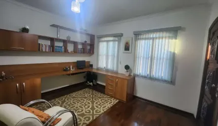Casa tipo para venda com 3 quartos, sendo 1 suíte, 226m²