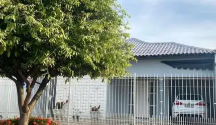 Casa tipo para venda com 2 quartos, sendo 1 suíte, 97m²