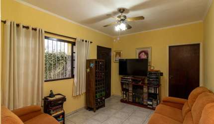 Casa tipo para venda com 2 quartos, sendo 1 suíte, 84m²