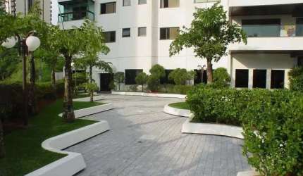 Apartamento tipo para venda com 3 quartos, sendo 3 suítes, 243m²