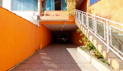 Sobrado para venda com 5 quartos, sendo 2 suítes, 309m²