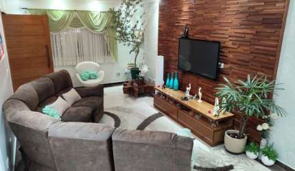 Casa tipo para venda com 3 quartos, sendo 2 suítes, 353m²