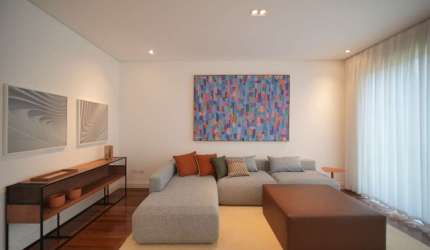 Casa em condomínio para venda com 4 quartos, sendo 4 suítes, 334m²
