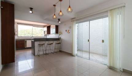 Sobrado para venda com 3 quartos, sendo 3 suítes, 271m²