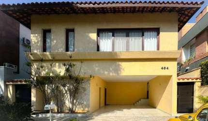 Casa em condomínio para venda com 3 quartos, sendo 2 suítes, 287m²