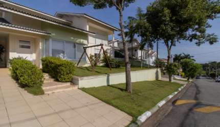 Casa no condomínio Convívio Residencial Santana Ou Arujá Ville para venda com 4 quartos, sendo 2 suítes, 360m²