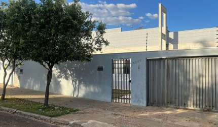 Casa tipo para venda com 2 quartos, sendo 1 suíte, 210m²