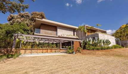 Casa no condomínio Residencial Colinas para venda com 4 quartos, sendo 4 suítes, 522m²