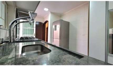 Sobrado para venda com 3 quartos, sendo 1 suíte, 238m²