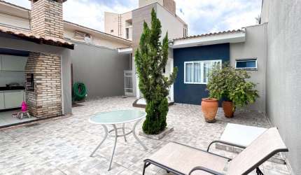 Casa tipo para venda, 177m²